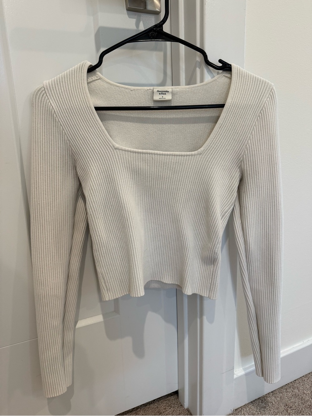 Abercrombie & Fitch Ribbed Square-Neck Long Sleeve Top in Cream